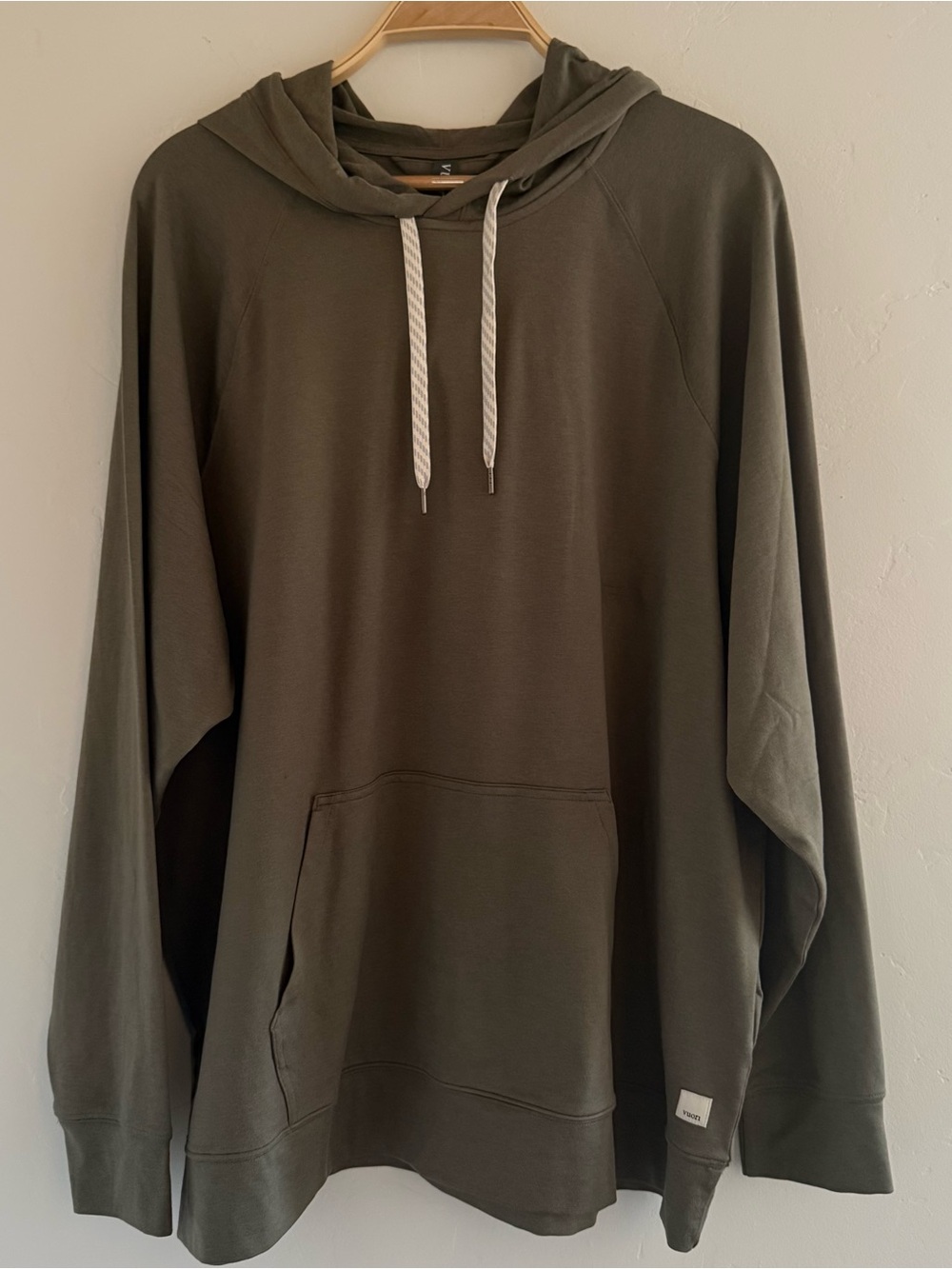 Vuori Halo Oversized Dreamknit Hoodie Olive Green Size XL VW279 NWOT Flaw